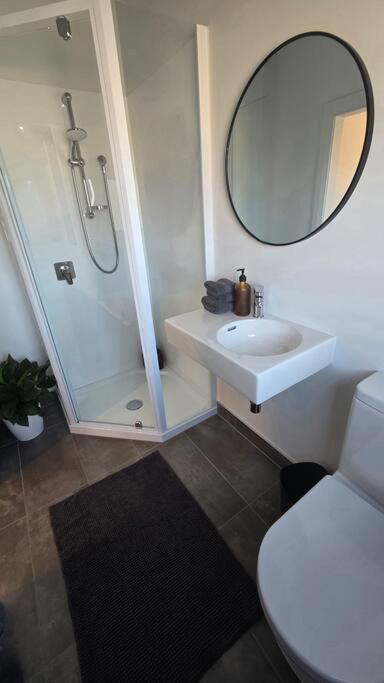 Apartment 2 - Haddin Court - Stunning Executive Blenheim Exterior foto